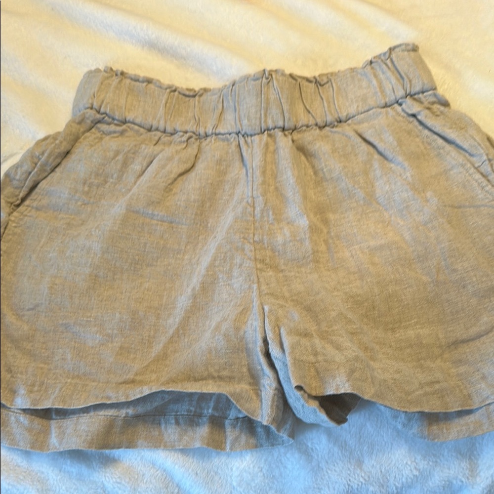 Jcrew Women's Tan Linen Shorts size Small. 
Only worn twice